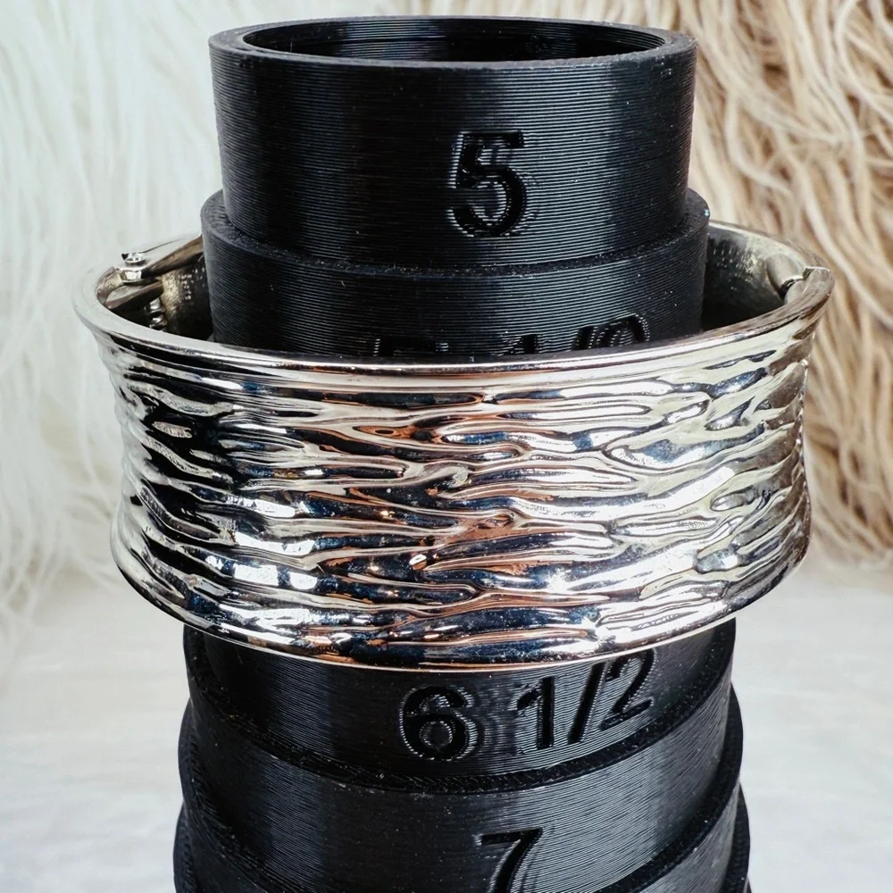 Vintage Textured Silvertone Hinged Bangle Bracelet